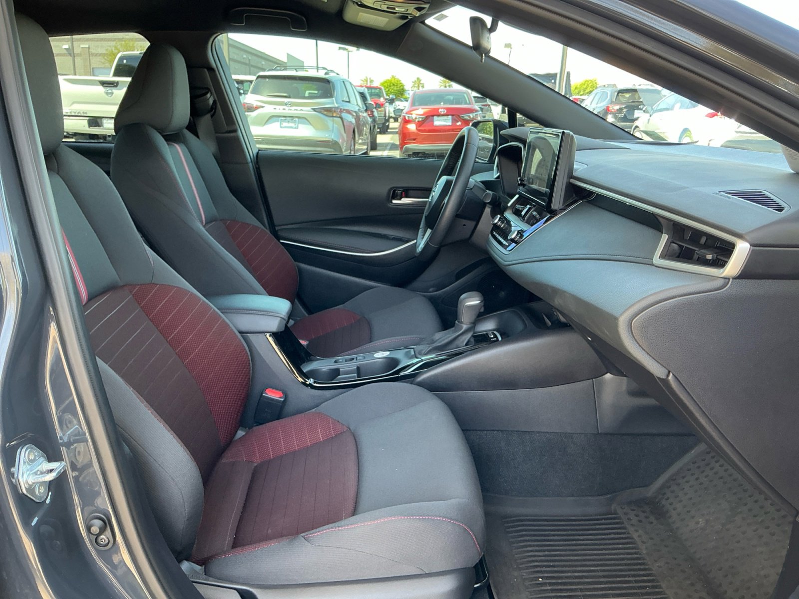 Used 2025 Toyota Corolla SE FWD image 18