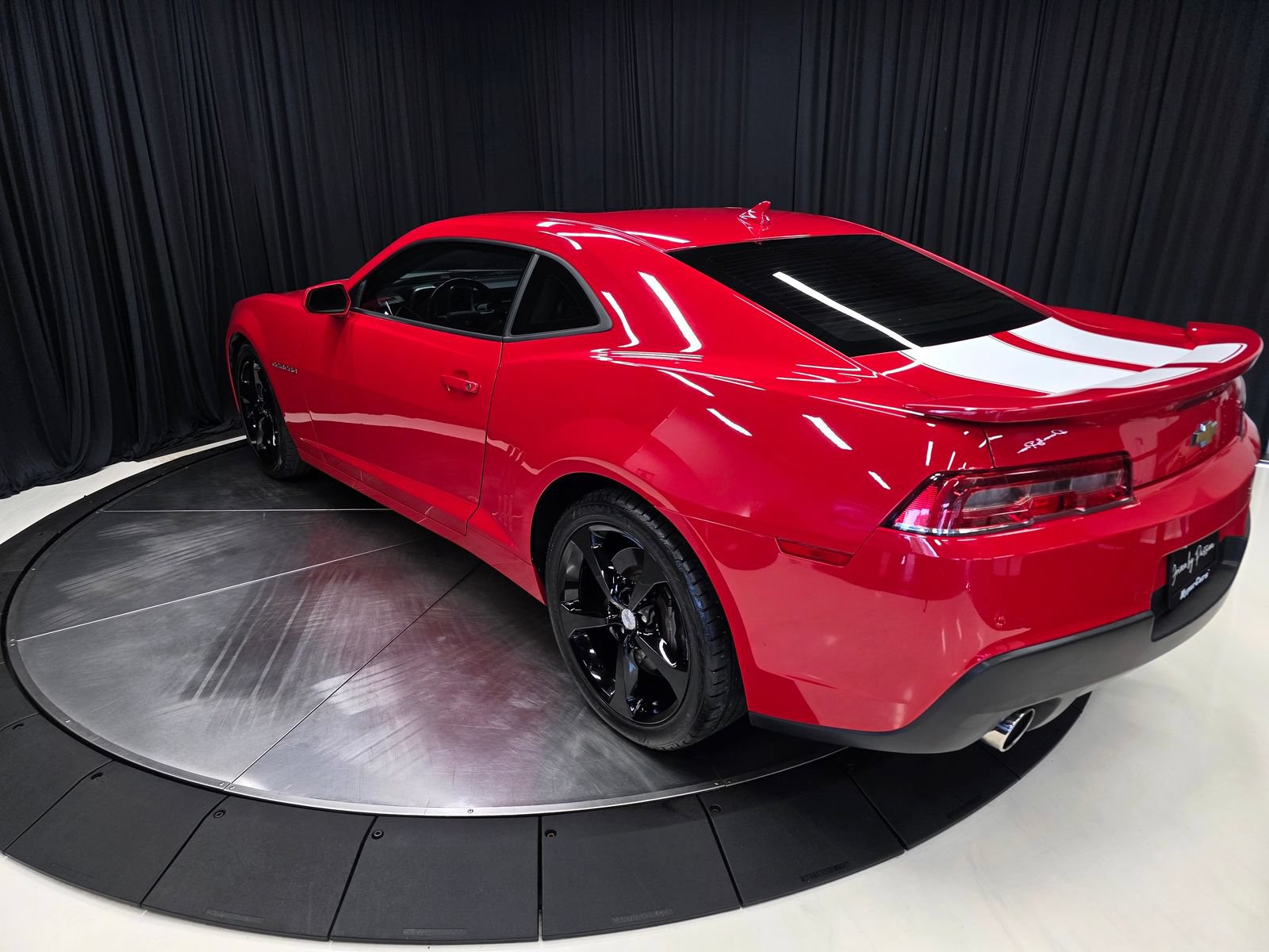 Used 2014 Chevrolet Camaro SS w/ RS Package RWD image 9
