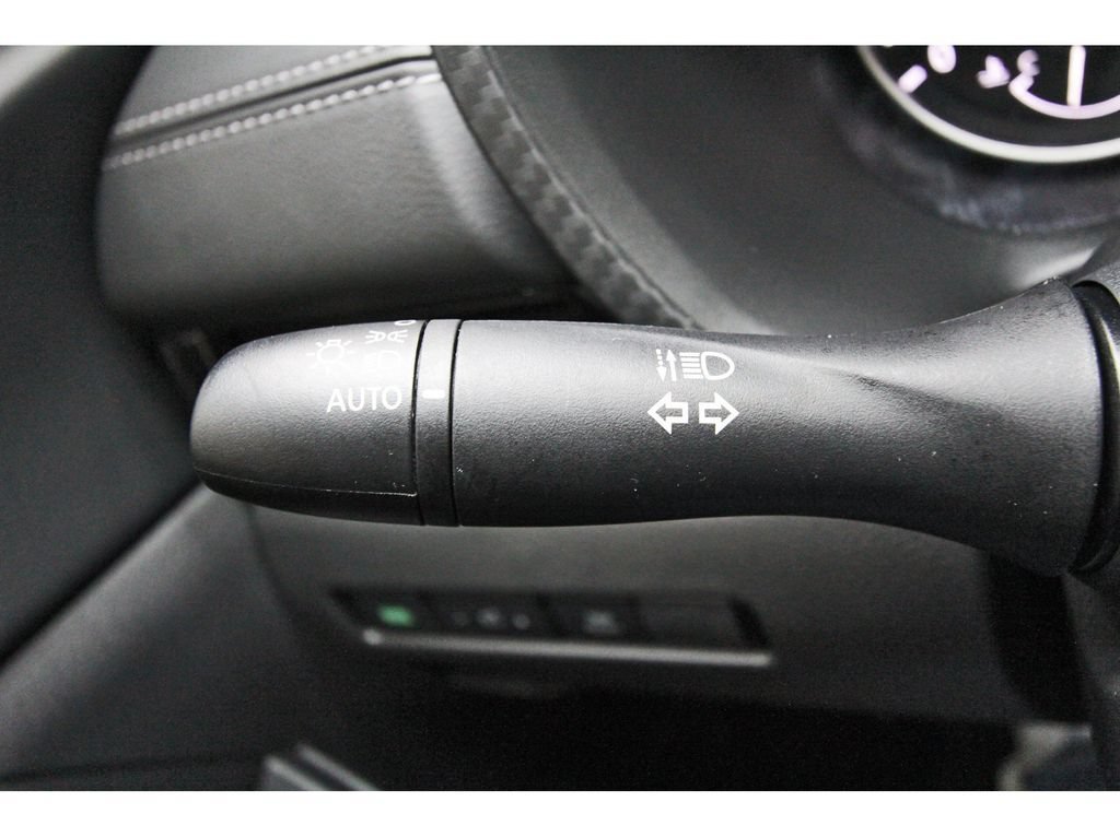 Used 2025 Nissan Sentra SV FWD image 15