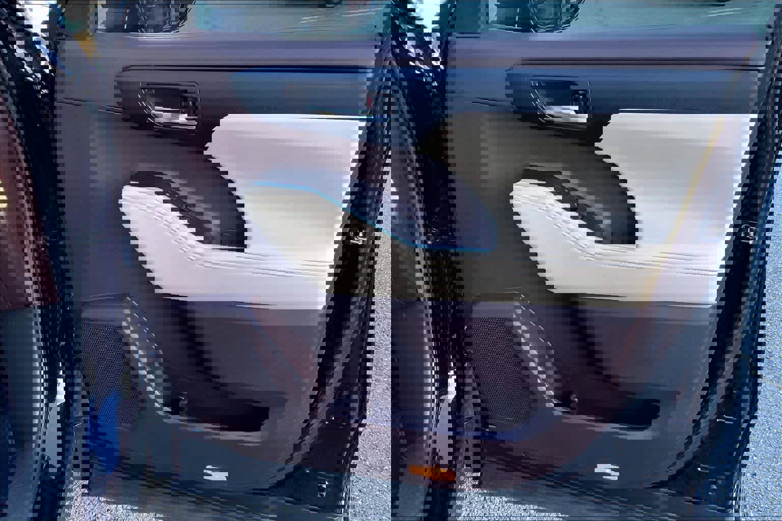 Used 2021 Toyota Highlander XLE image 22