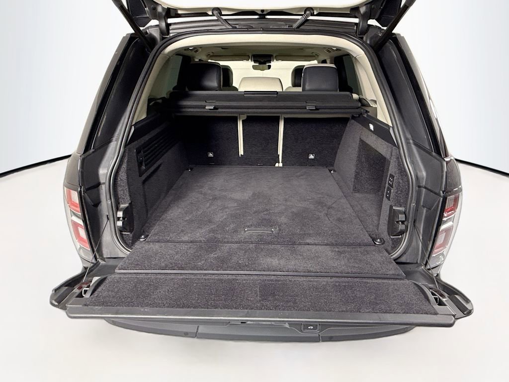 Used 2020 Land Rover Range Rover HSE image 29