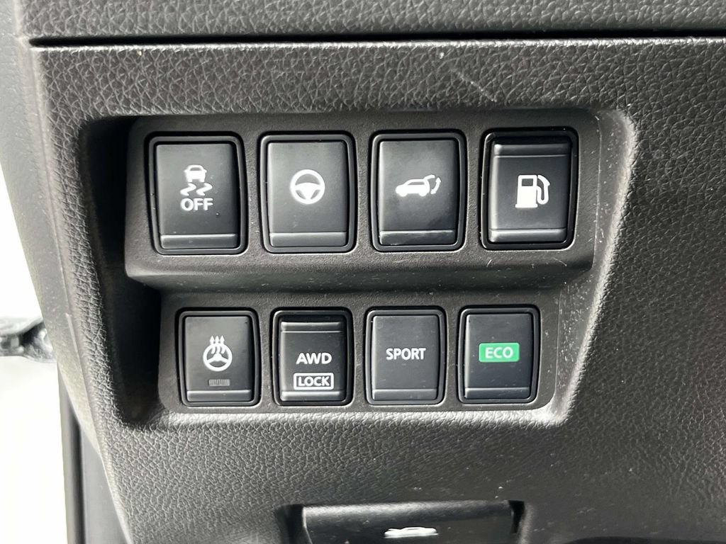 Used 2019 Nissan Rogue SV w/ Sun & Sound Touring Package AWD/4WD image 20