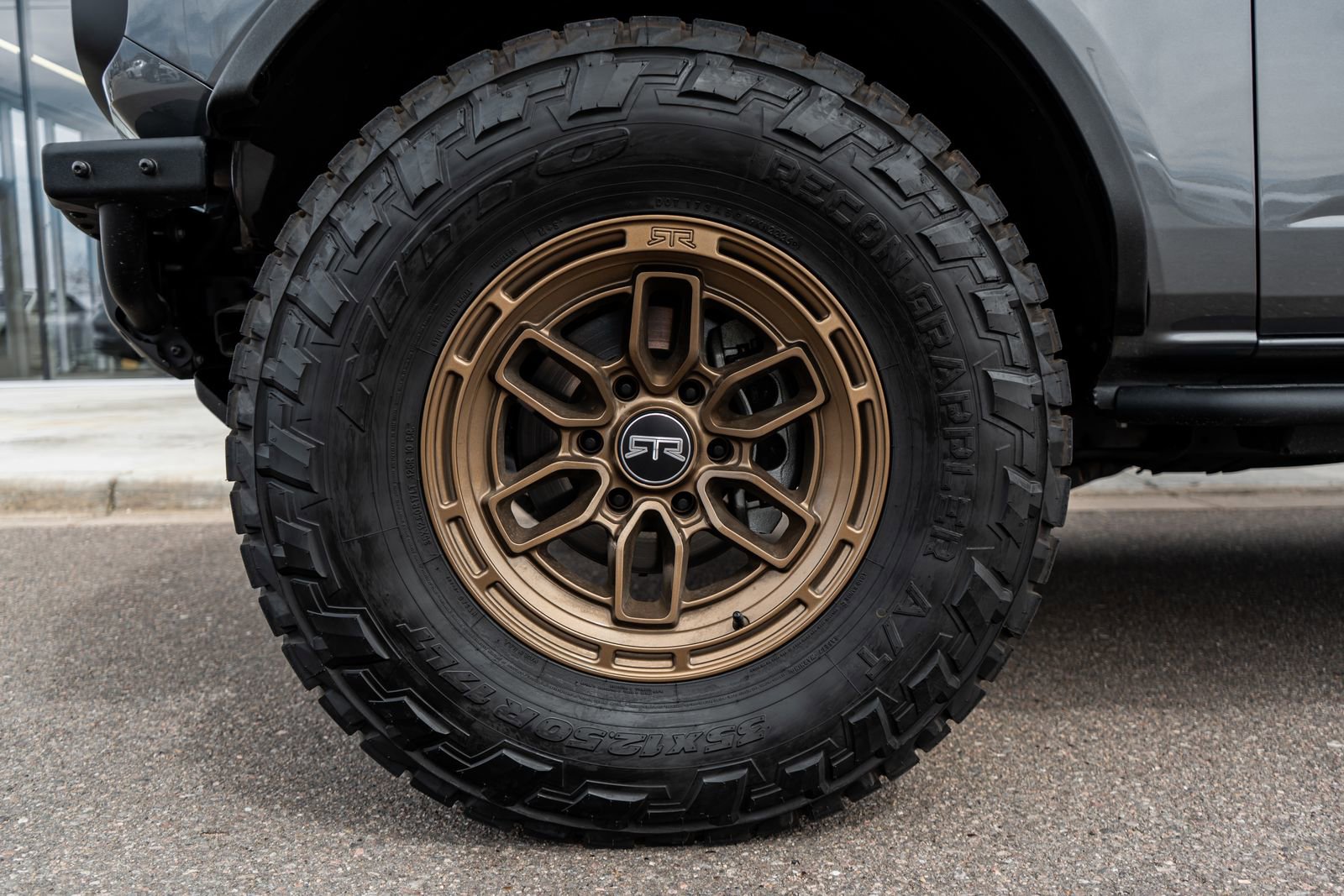 Used 2025 Ford Bronco Badlands AWD/4WD image 6