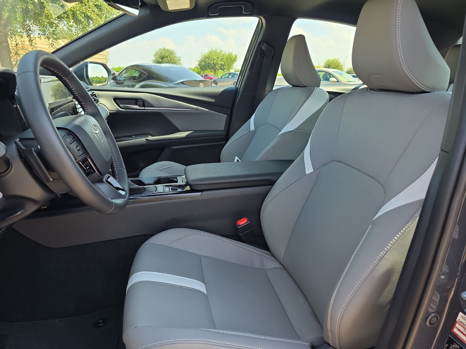 Used 2026 Toyota Camry SE w/ Convenience Package FWD image 12