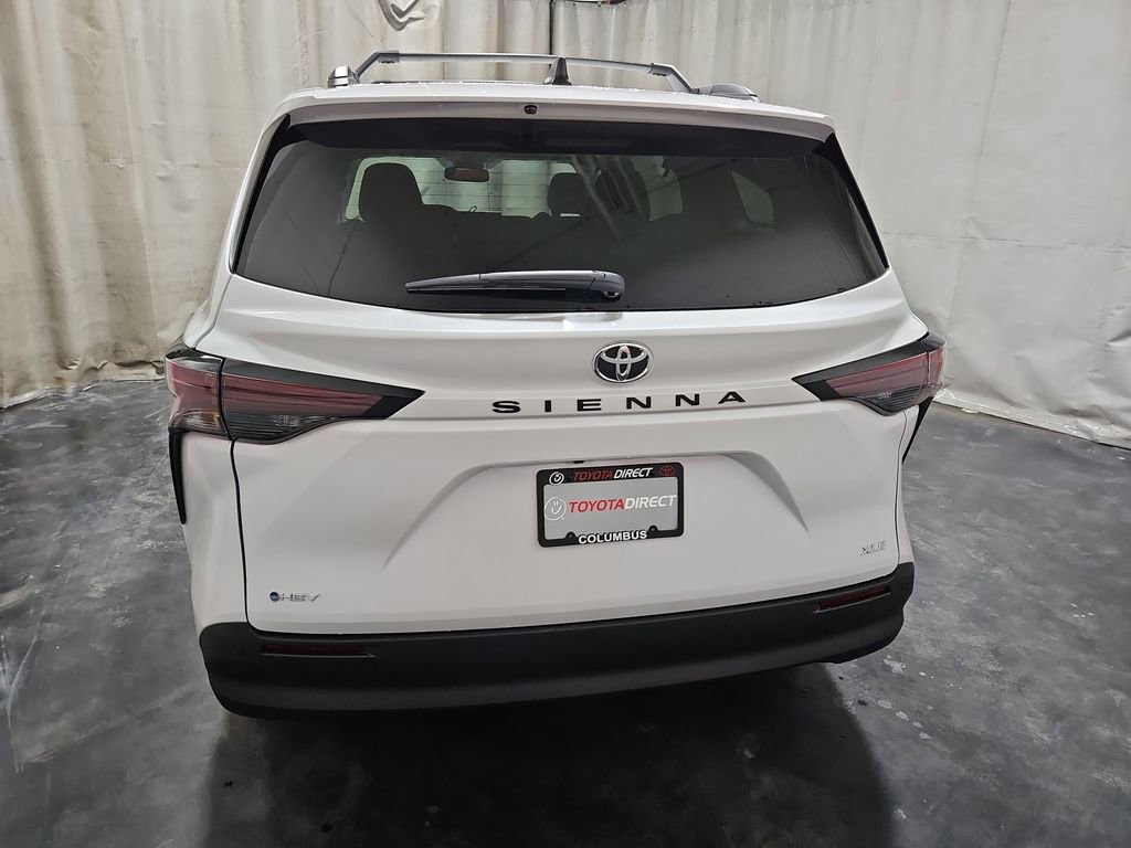 New 2026 Toyota Sienna XLE image 6