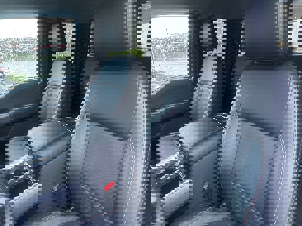 Used 2023 Ford F350 Lariat w/ Tow Technology Package image 11