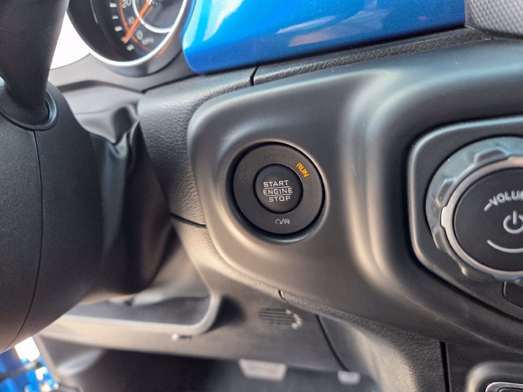 Used 2022 Jeep Wrangler Unlimited Sahara AWD/4WD image 28