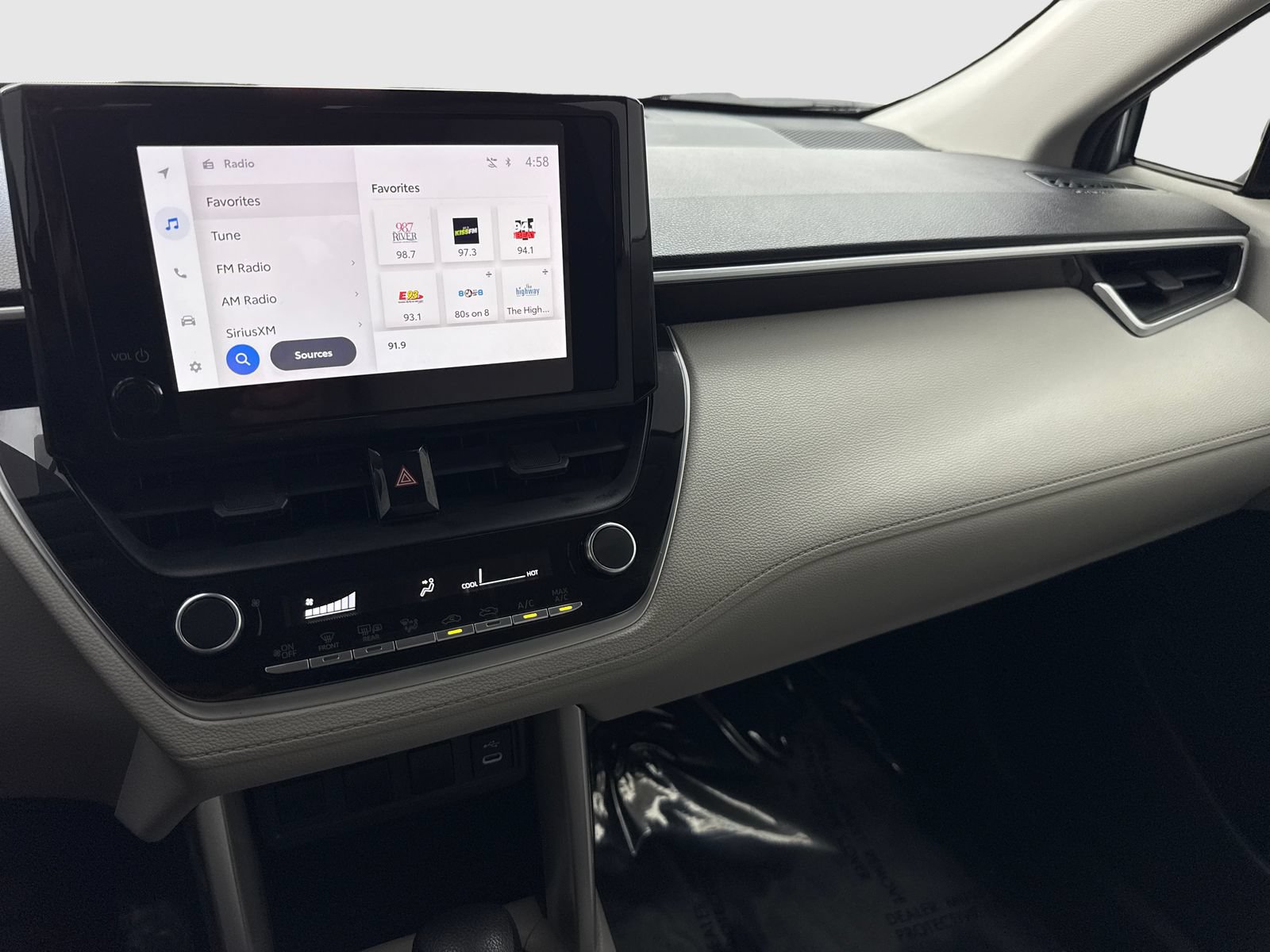 Used 2024 Toyota Corolla Cross L FWD image 23