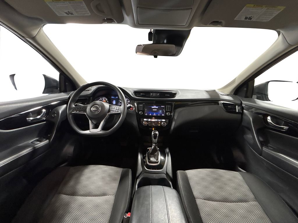 Used 2020 Nissan Rogue Sport SV image 17