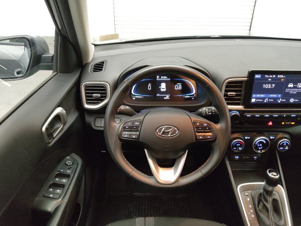 Used 2025 Hyundai Venue SEL FWD image 22