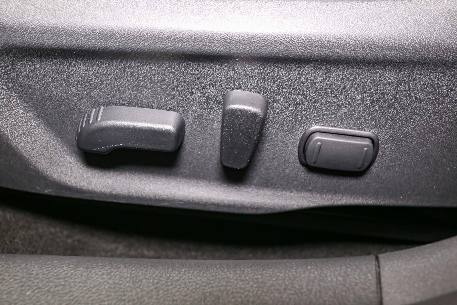 Used 2020 Nissan Sentra SR w/ Premium Package FWD image 41