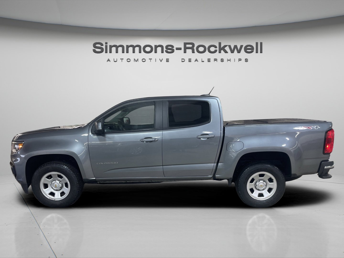 Used 2022 Chevrolet Colorado W/T w/ WT Convenience Package AWD/4WD image 8