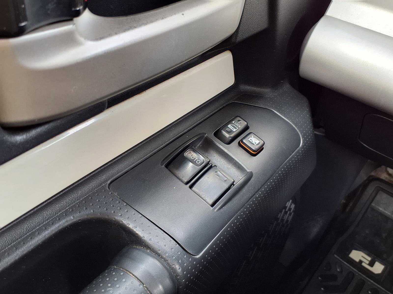 Used 2011 Toyota FJ Cruiser Base image 23