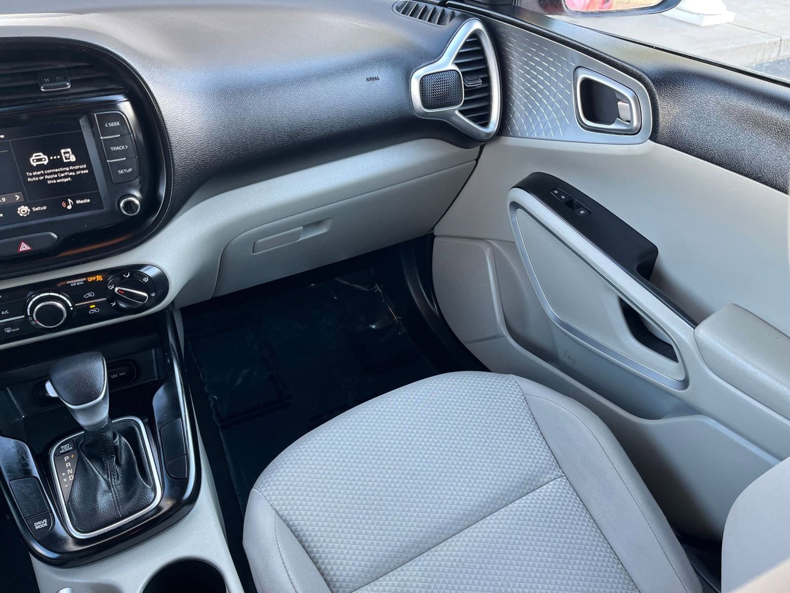 Used 2025 Kia Soul LX w/ LX Technology Package image 31