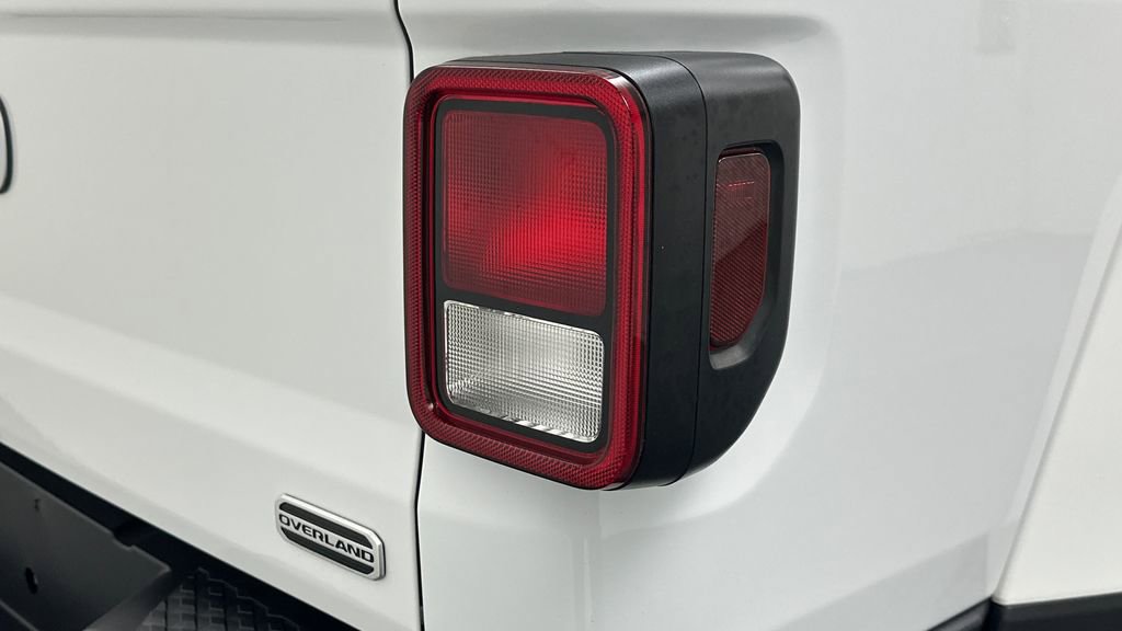 Used 2021 Jeep Gladiator Overland image 25