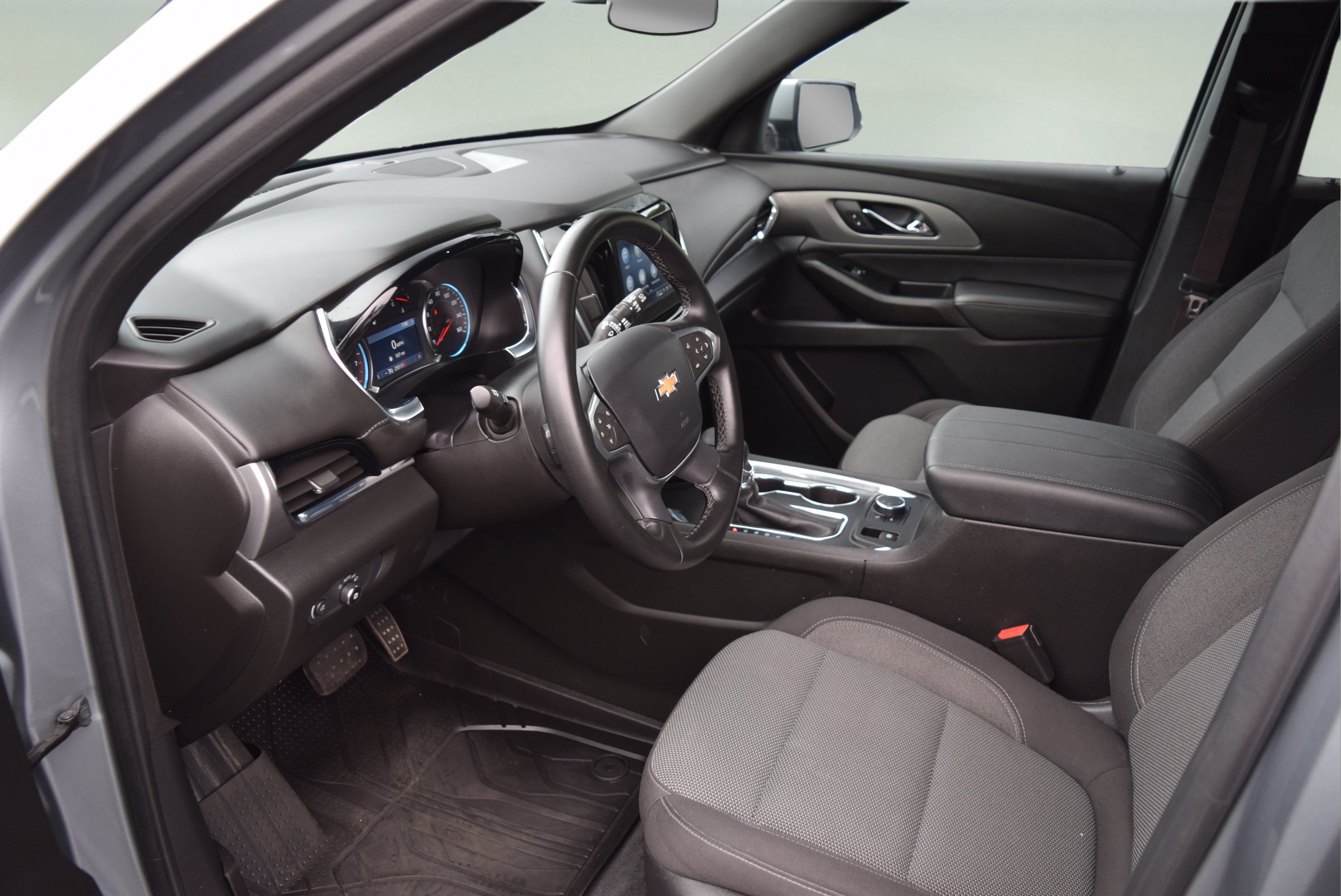Used 2023 Chevrolet Traverse LT w/ LPO, Floor Liner Package AWD/4WD image 11