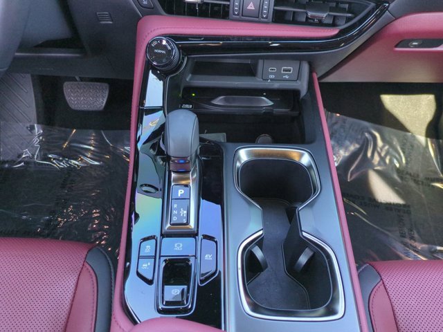 Used 2025 Lexus NX 300h AWD w/ Luxury Package image 18