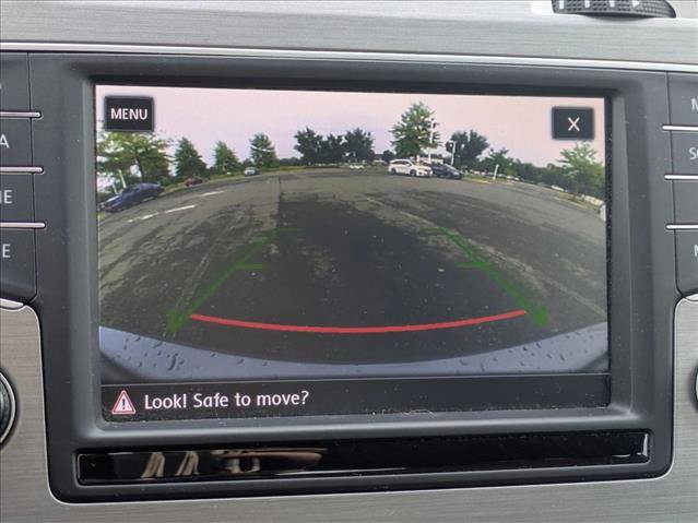 Used 2017 Volkswagen Golf S FWD image 13