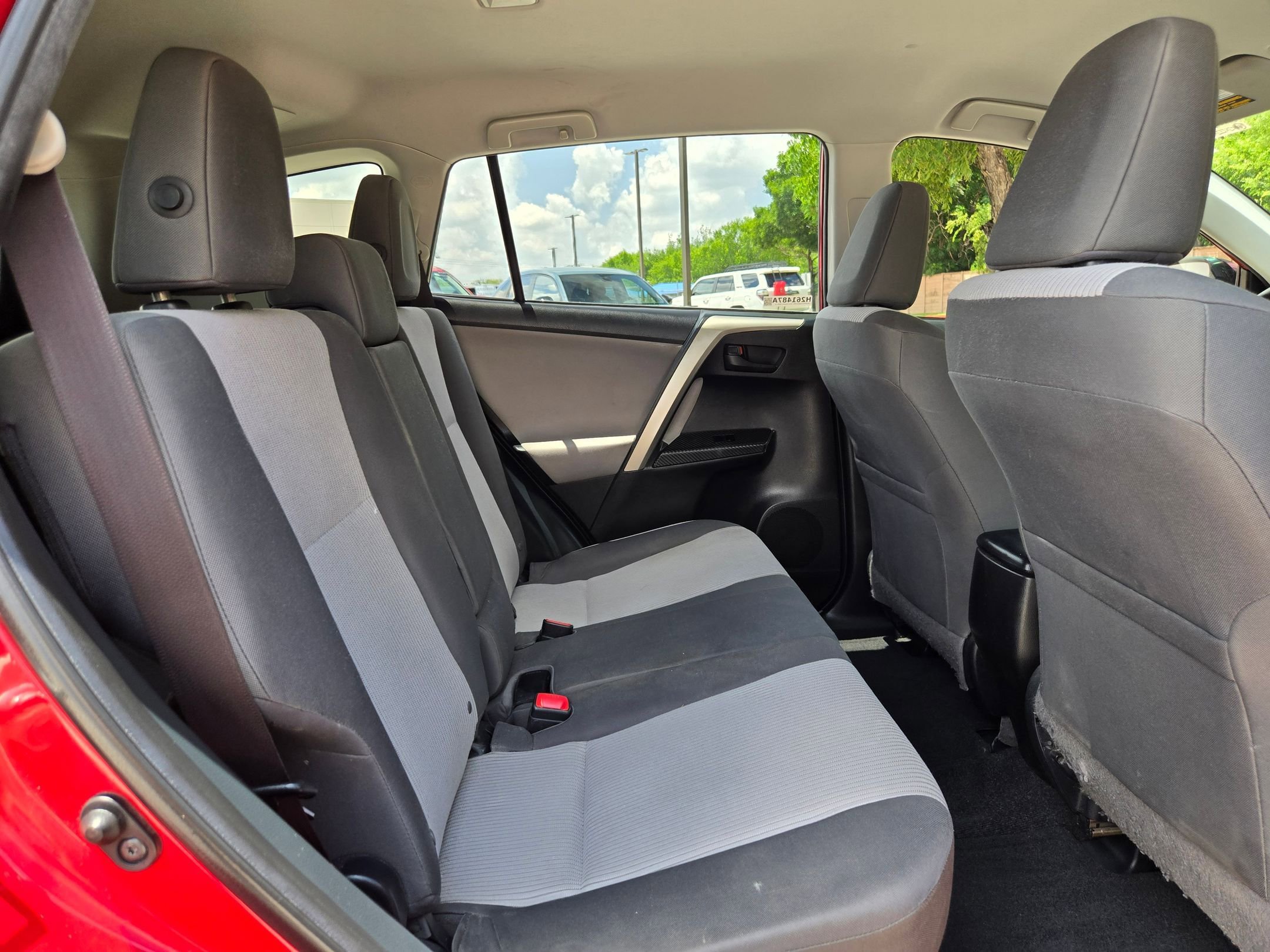 Used 2014 Toyota RAV4 LE FWD image 24