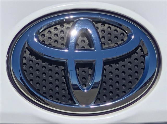 Used 2017 Toyota RAV4 LE w/ Carpet Mat Package FWD image 29