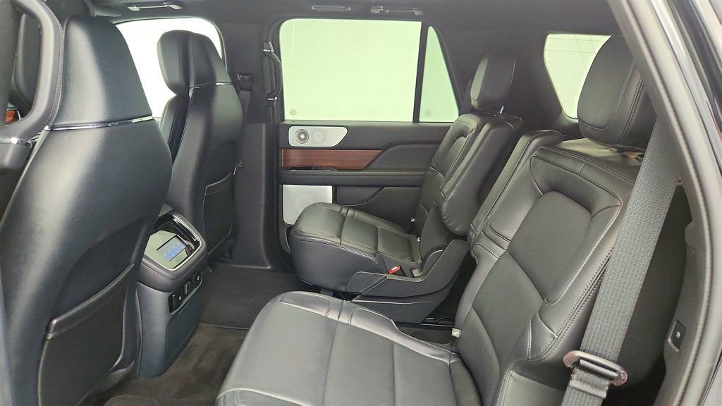 Used 2023 Lincoln Navigator Reserve AWD/4WD image 21