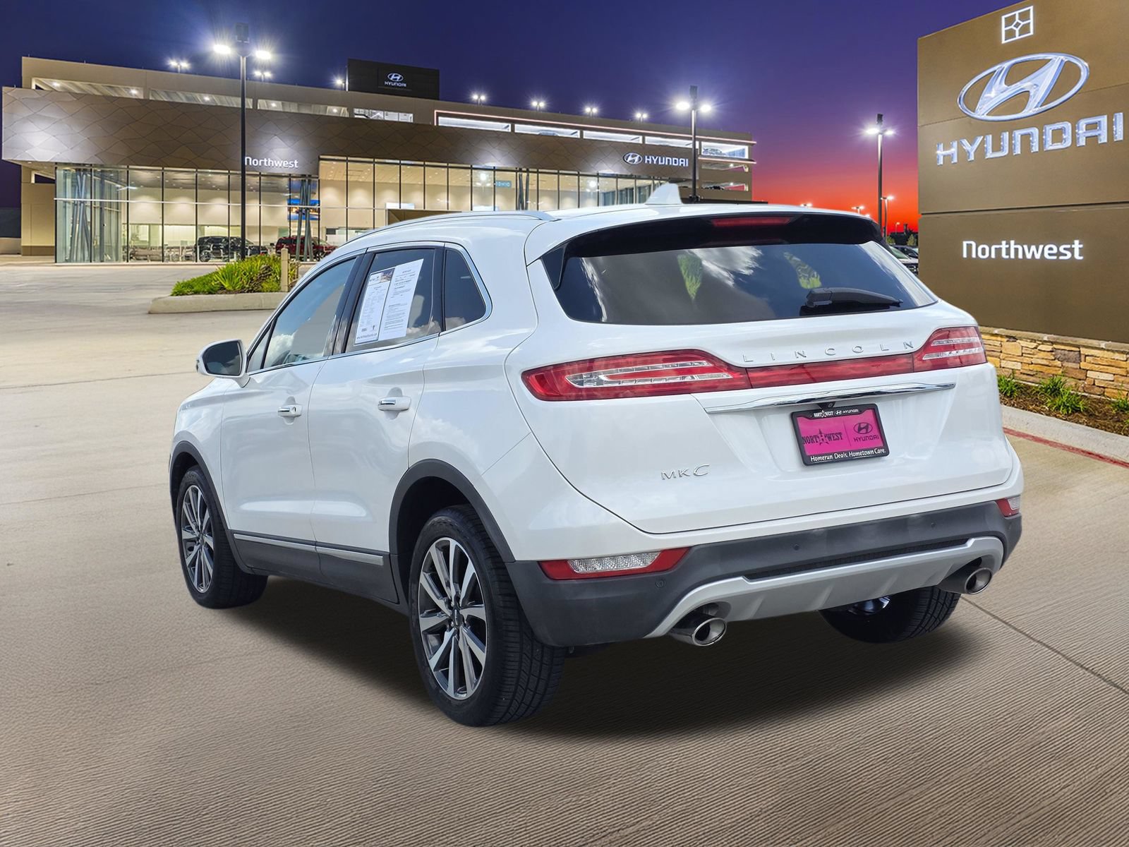 Used 2019 Lincoln MKC Reserve w/ MKC Technology Package FWD image 9