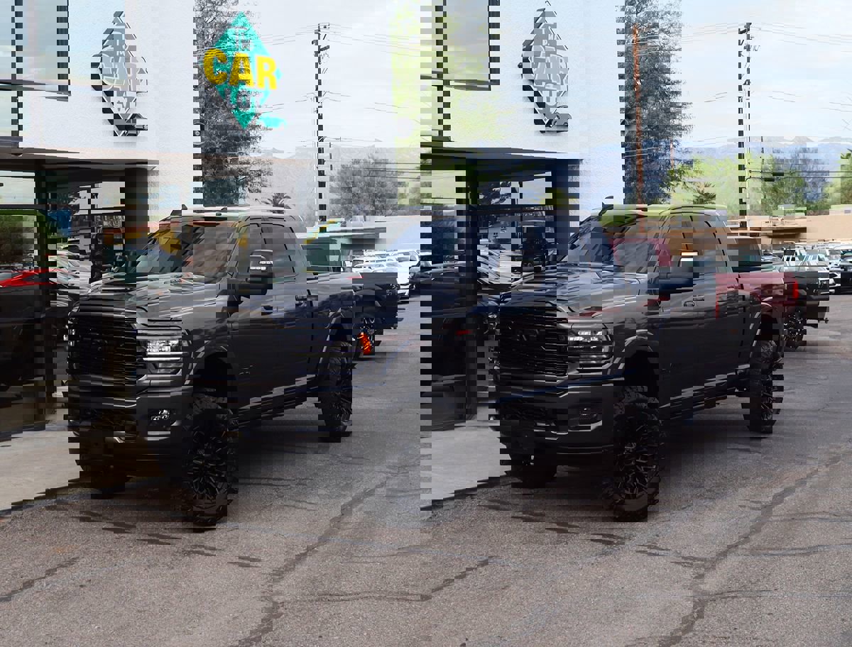 Used 2024 RAM 2500 Limited image 2