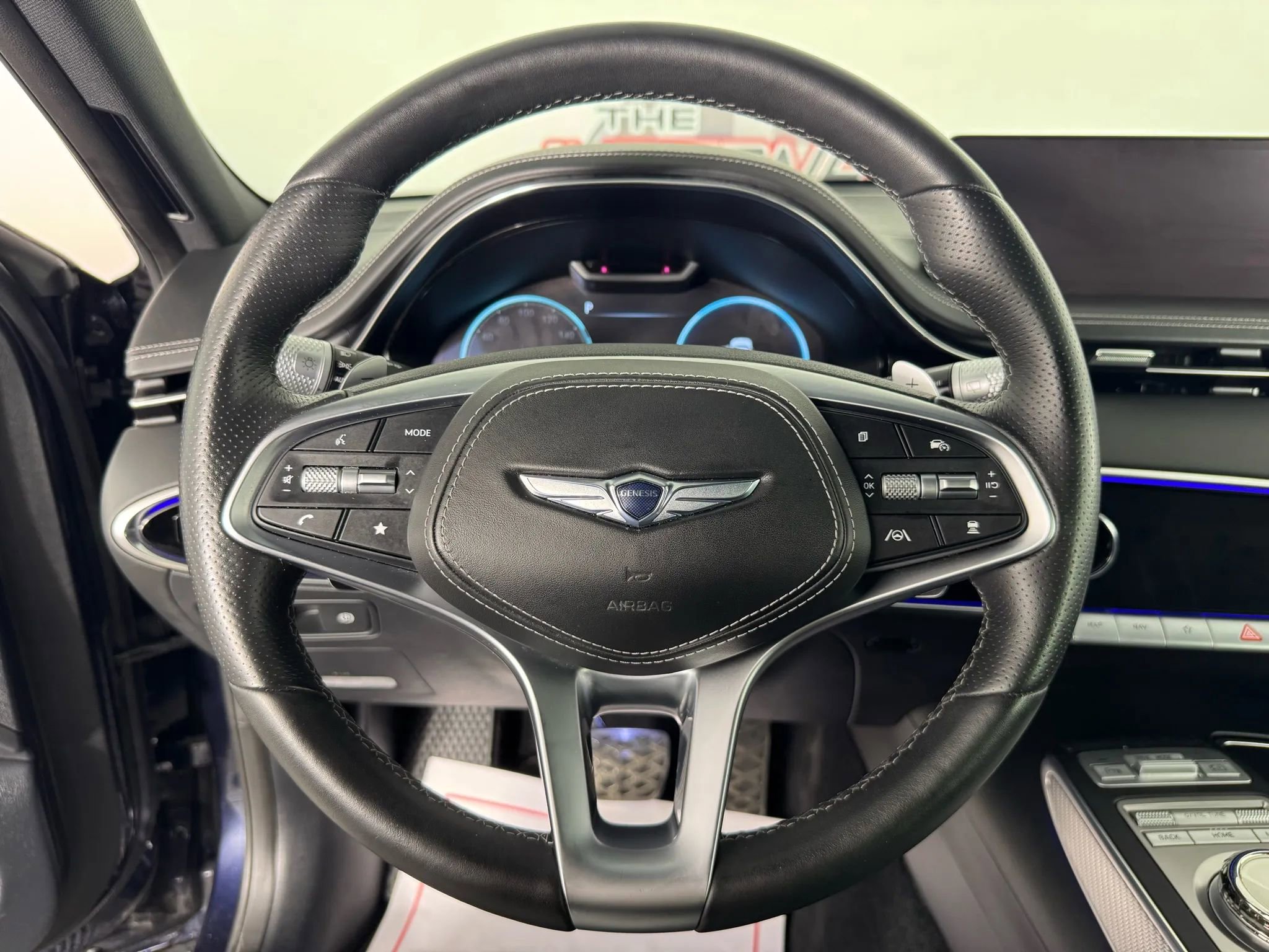 Used 2023 Genesis GV70 2.5T w/ Sport Prestige Package image 13