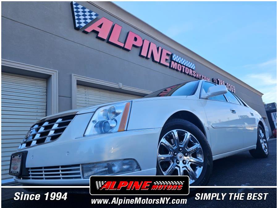 Used 2008 Cadillac DTS w/ Sun And Navigation Package FWD image 1