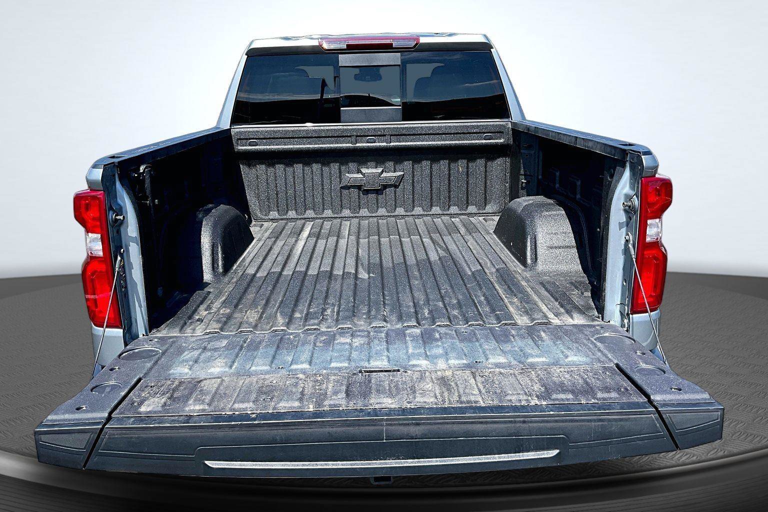 Used 2024 Chevrolet Silverado 1500 LT Trail Boss w/ LT Trail Boss Premium Package AWD/4WD image 5