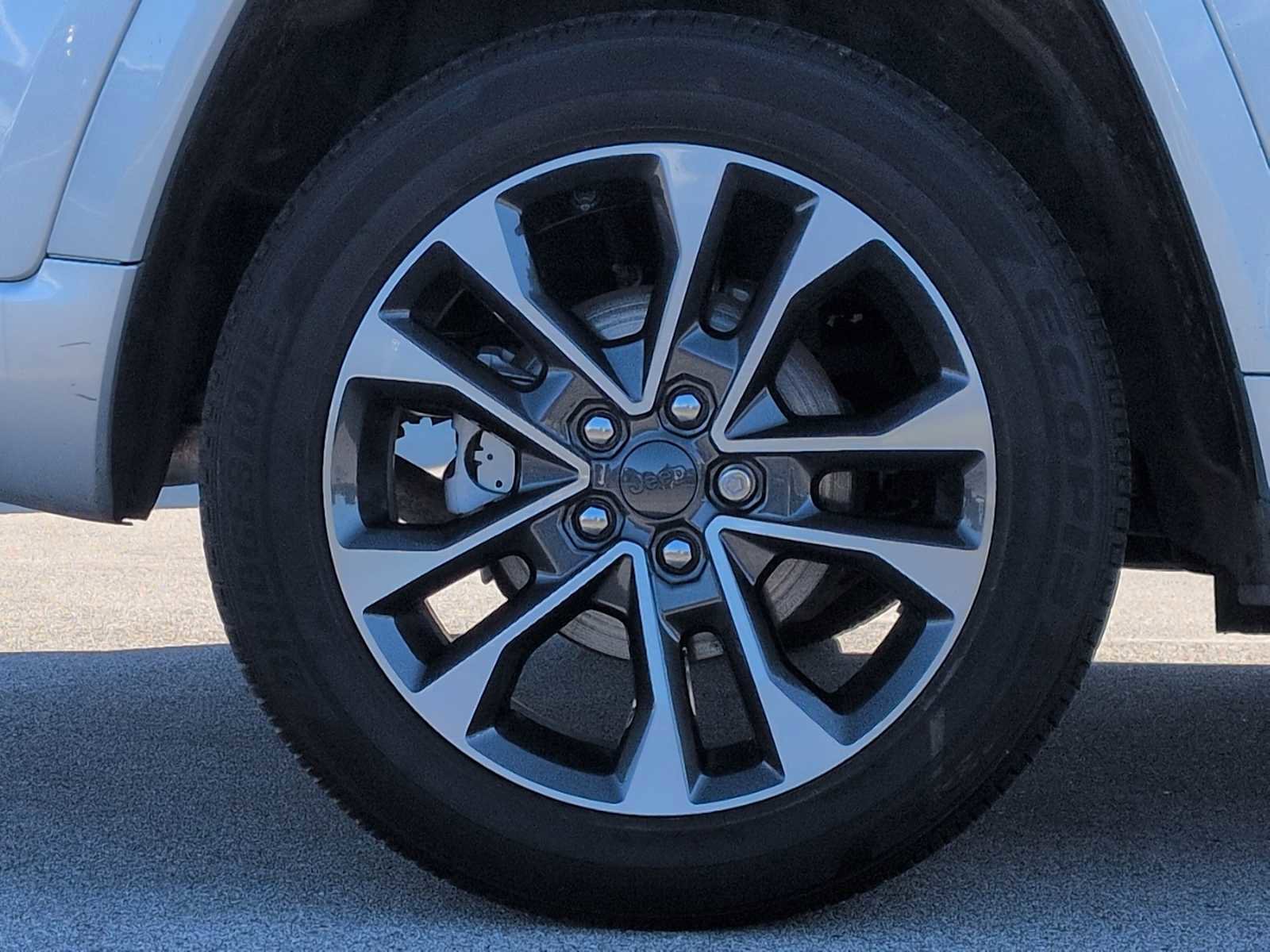 Used 2024 Jeep Grand Cherokee Overland w/ Luxury Tech Group IV image 14