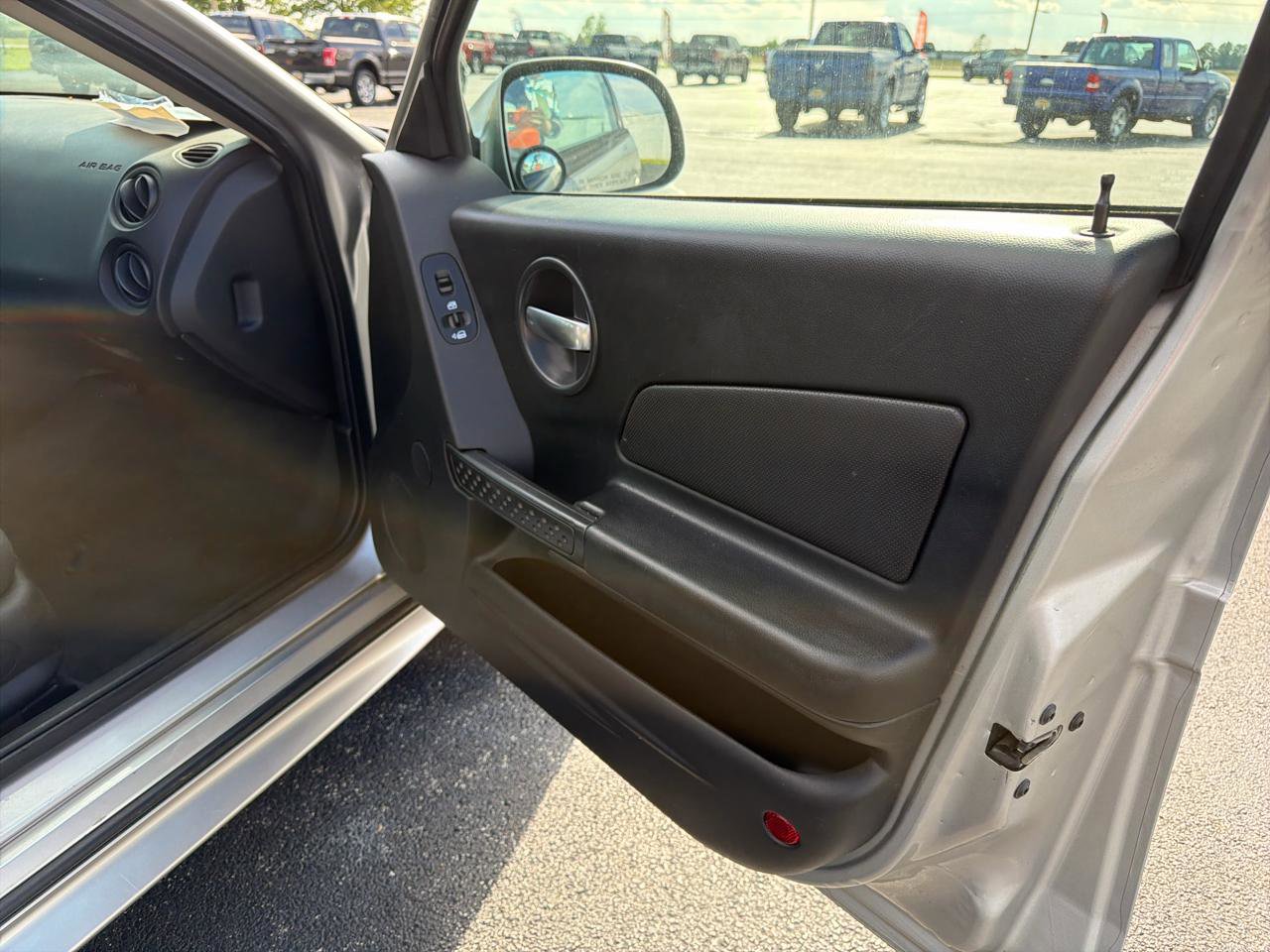 Used 2008 Pontiac Grand Prix FWD image 11