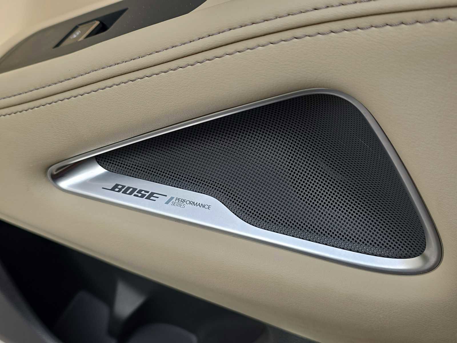 Used 2022 INFINITI QX60 Sensory w/ Cargo Package image 16