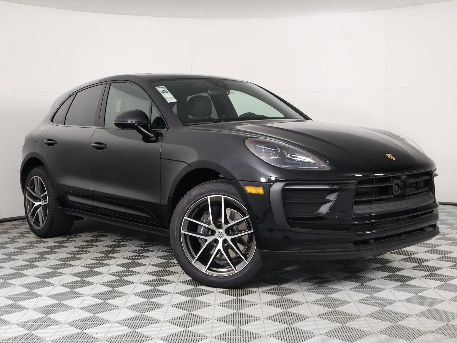 New 2026 Porsche Macan AWD/4WD image 9