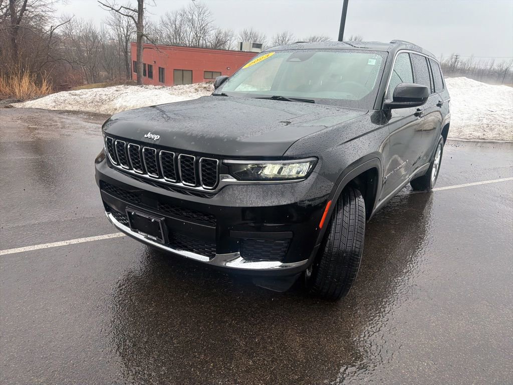 Used 2023 Jeep Grand Cherokee L Laredo image 3