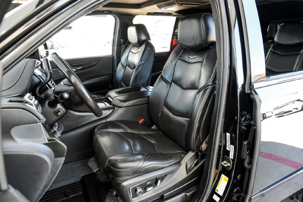 Used 2020 Cadillac Escalade Platinum AWD/4WD image 34
