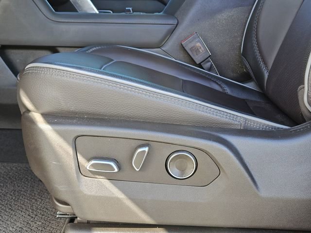 Used 2025 GMC Sierra 3500 Denali w/ Denali Reserve Package image 24