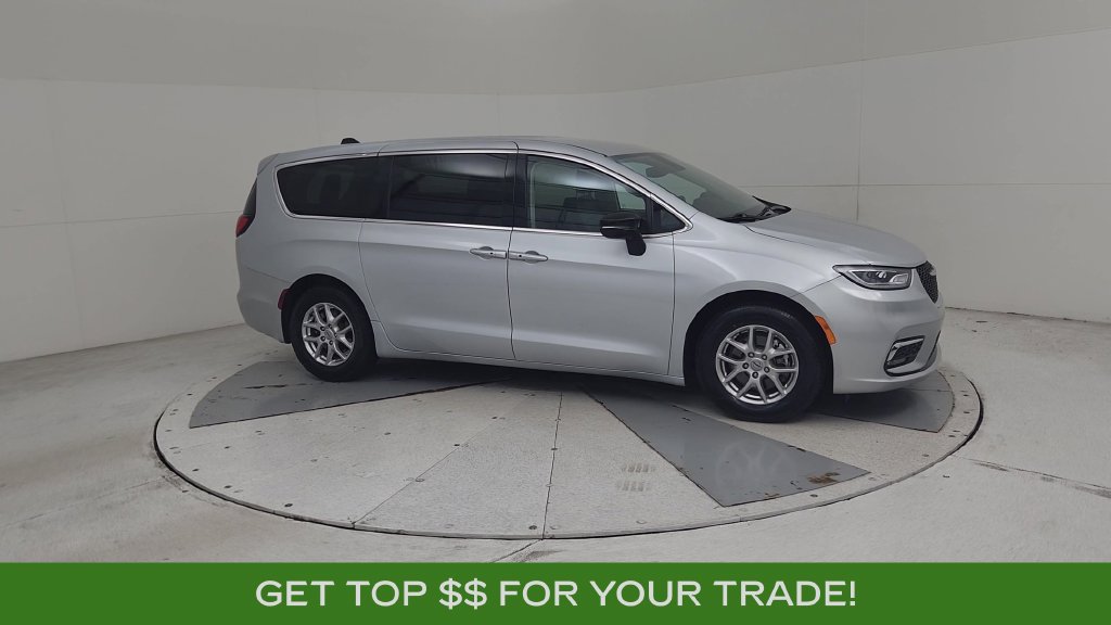 Certified 2024 Chrysler Pacifica Touring-L FWD image 2