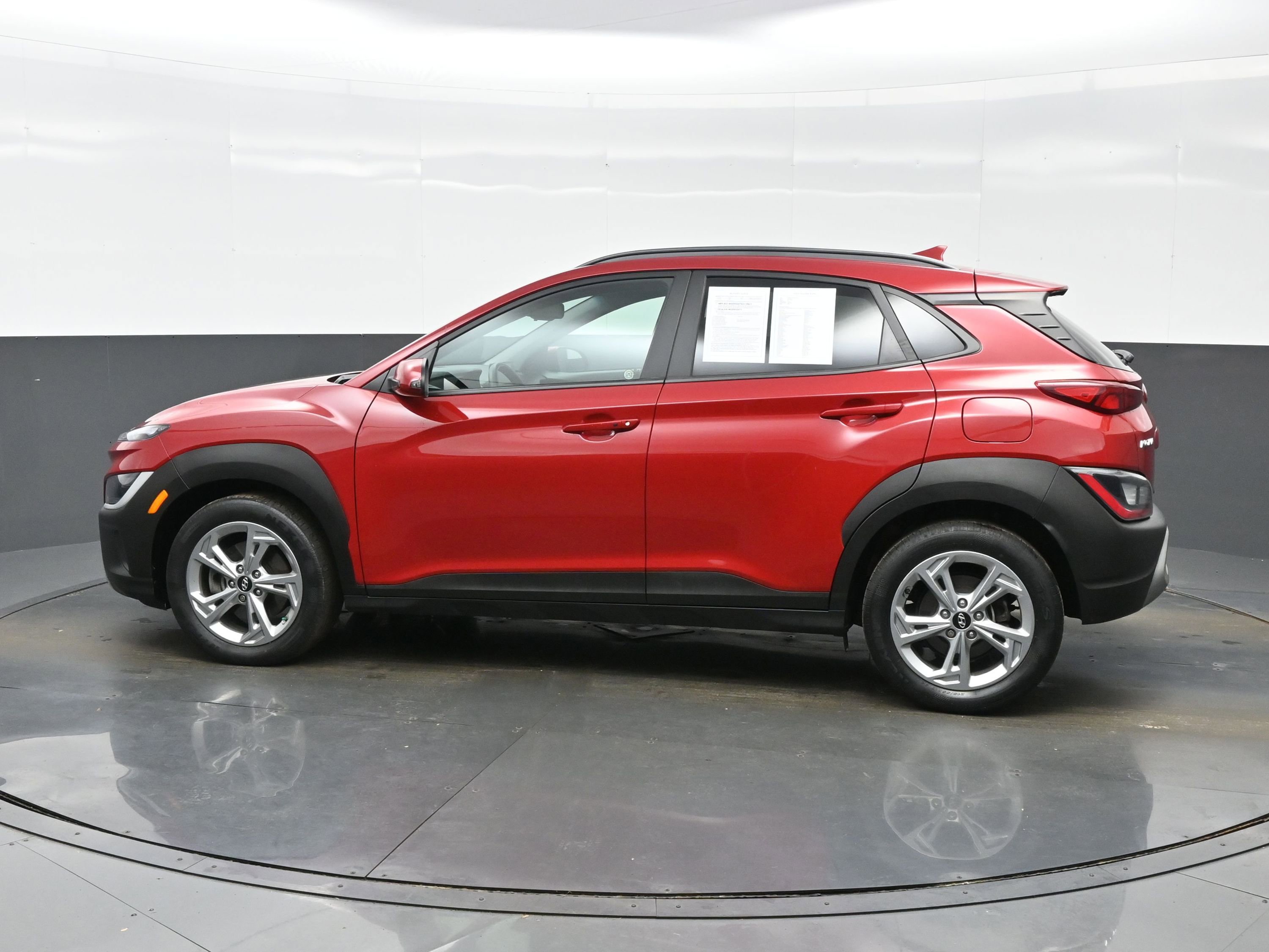 Certified 2022 Hyundai Kona SEL AWD/4WD image 3