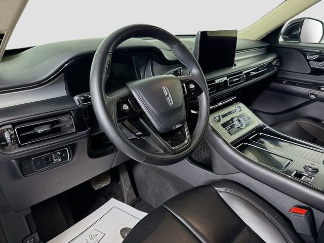 Used 2023 Lincoln Aviator AWD w/ Premium Package image 9