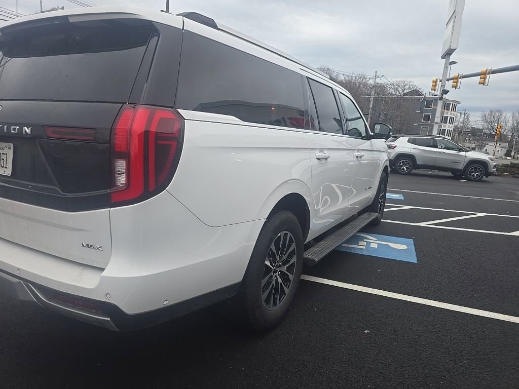 Used 2025 Ford Expedition Max Platinum image 3