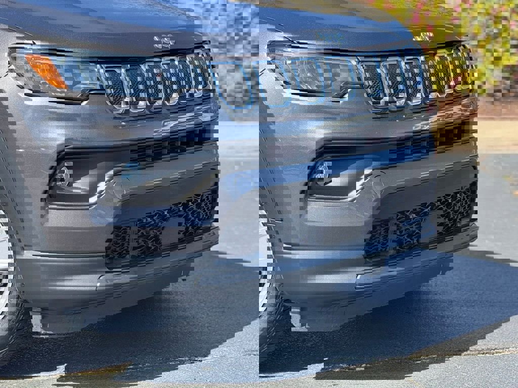 Used 2022 Jeep Compass Latitude image 7