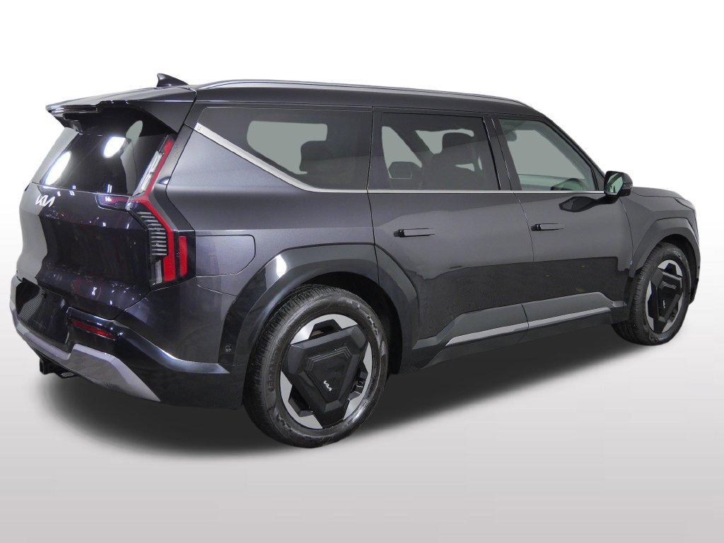Used 2024 Kia EV9 Land AWD/4WD image 11
