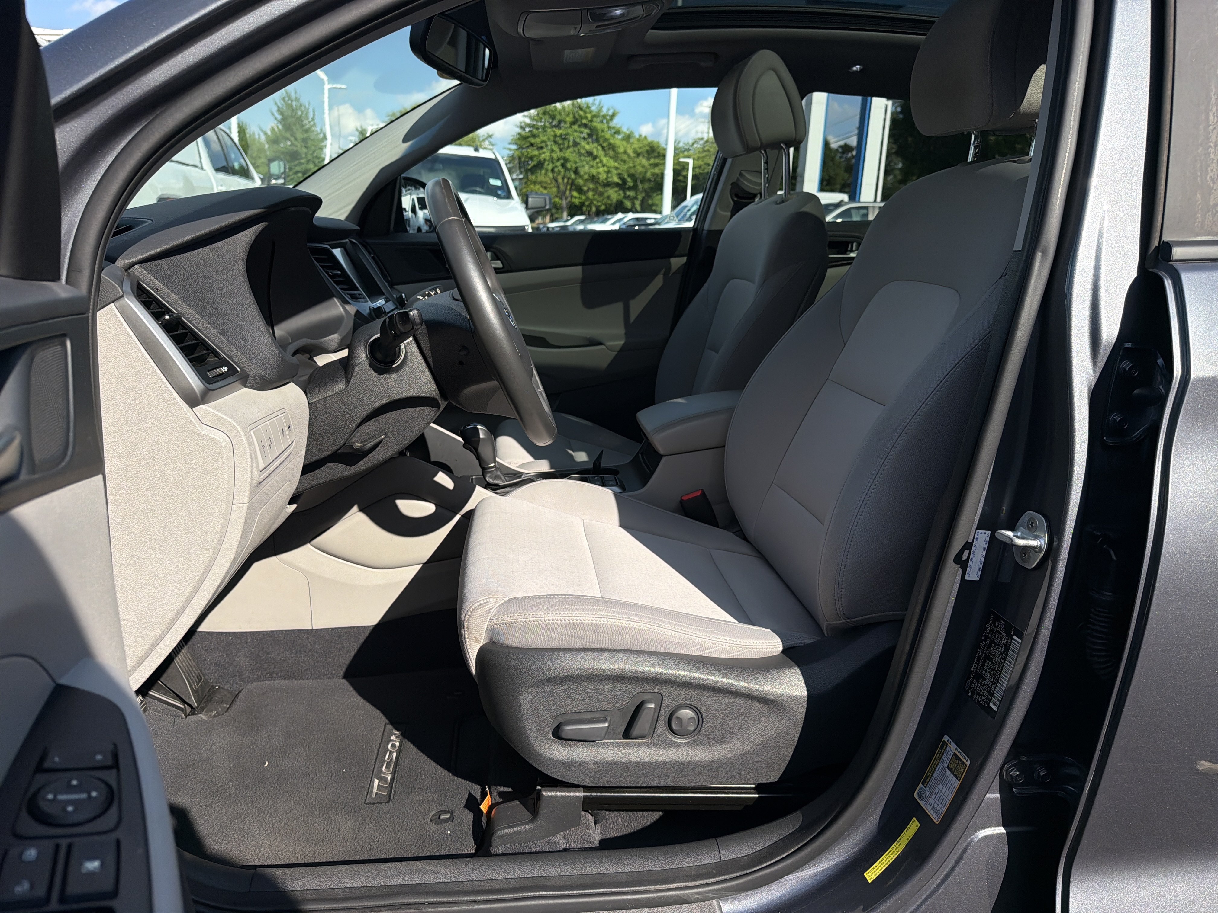 Used 2018 Hyundai Tucson Value w/ Cargo Package FWD image 16