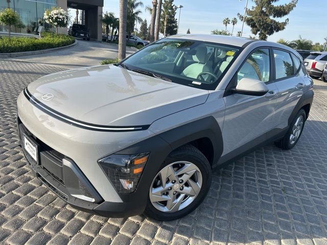 Used 2024 Hyundai Kona SE image 2