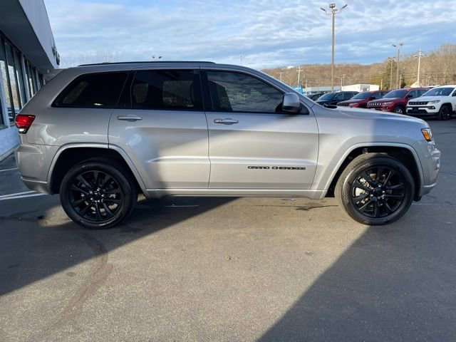 Used 2021 Jeep Grand Cherokee Laredo X AWD/4WD image 5
