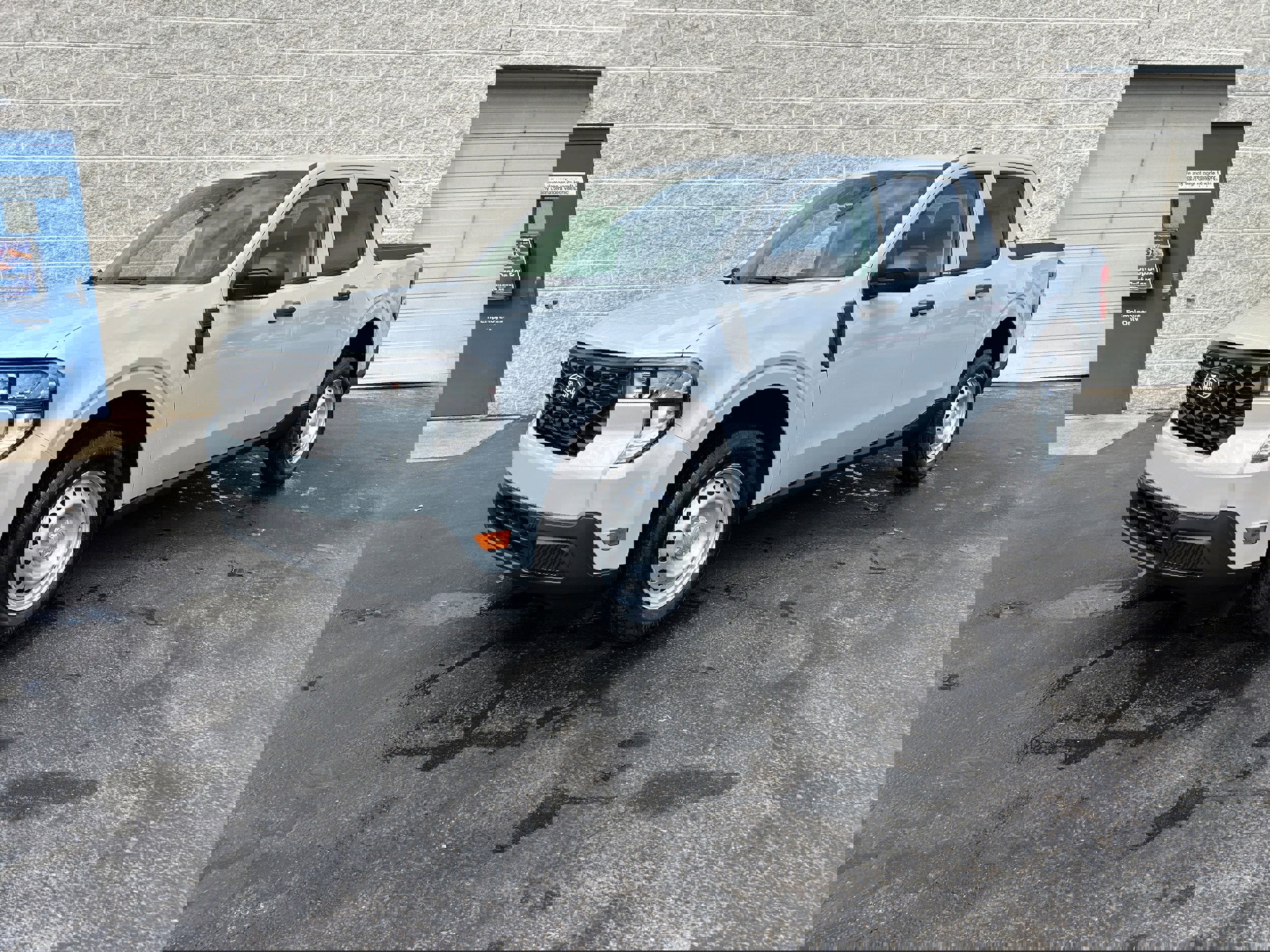 New 2025 Ford Maverick XL image 2