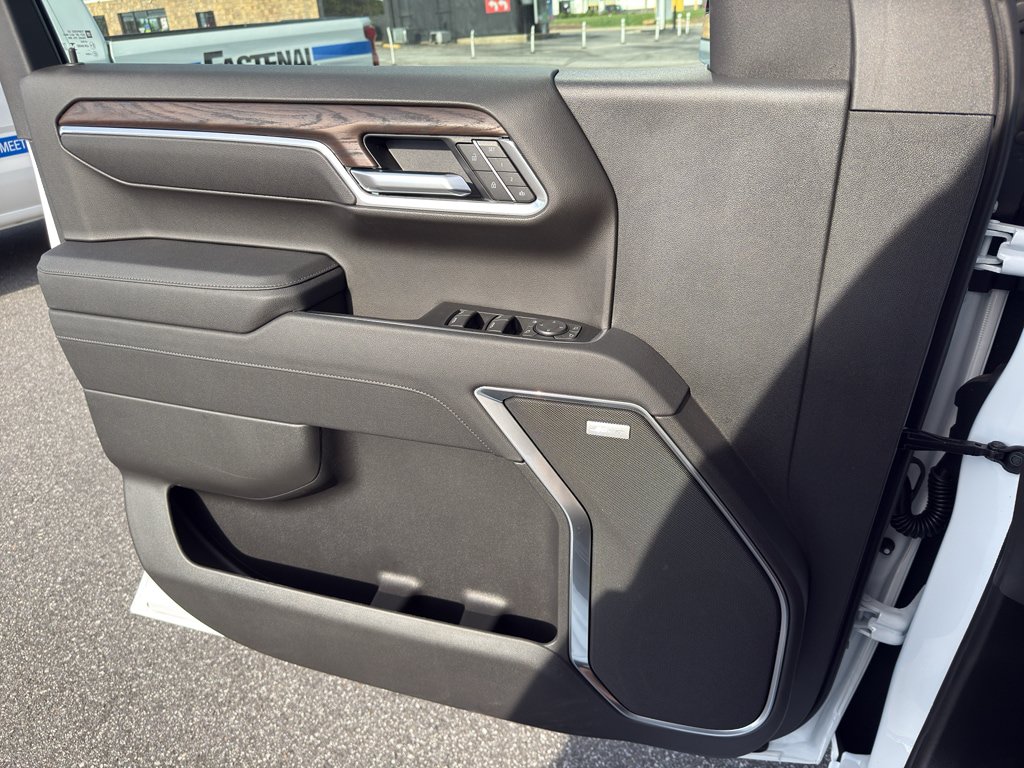 New 2026 GMC Sierra 1500 SLT w/ SLT Premium Package AWD/4WD image 9