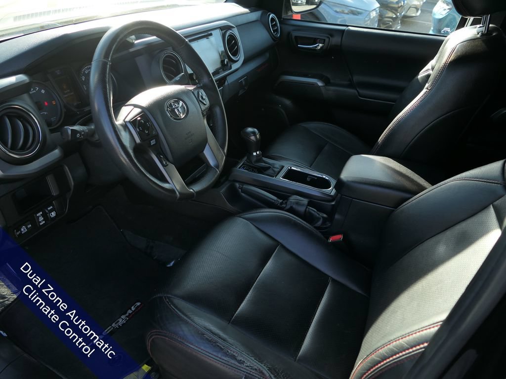 Used 2017 Toyota Tacoma TRD Off-Road AWD/4WD image 13