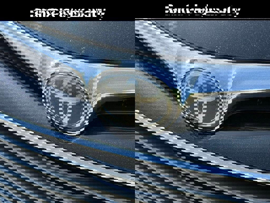 Used 2017 Toyota Avalon XLE Premium FWD image 6